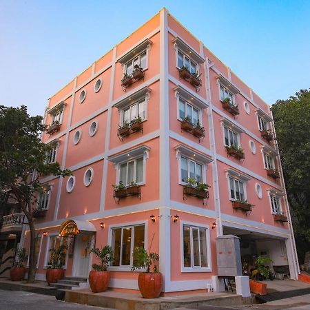 Aura Hotel Pondicherry Exterior foto